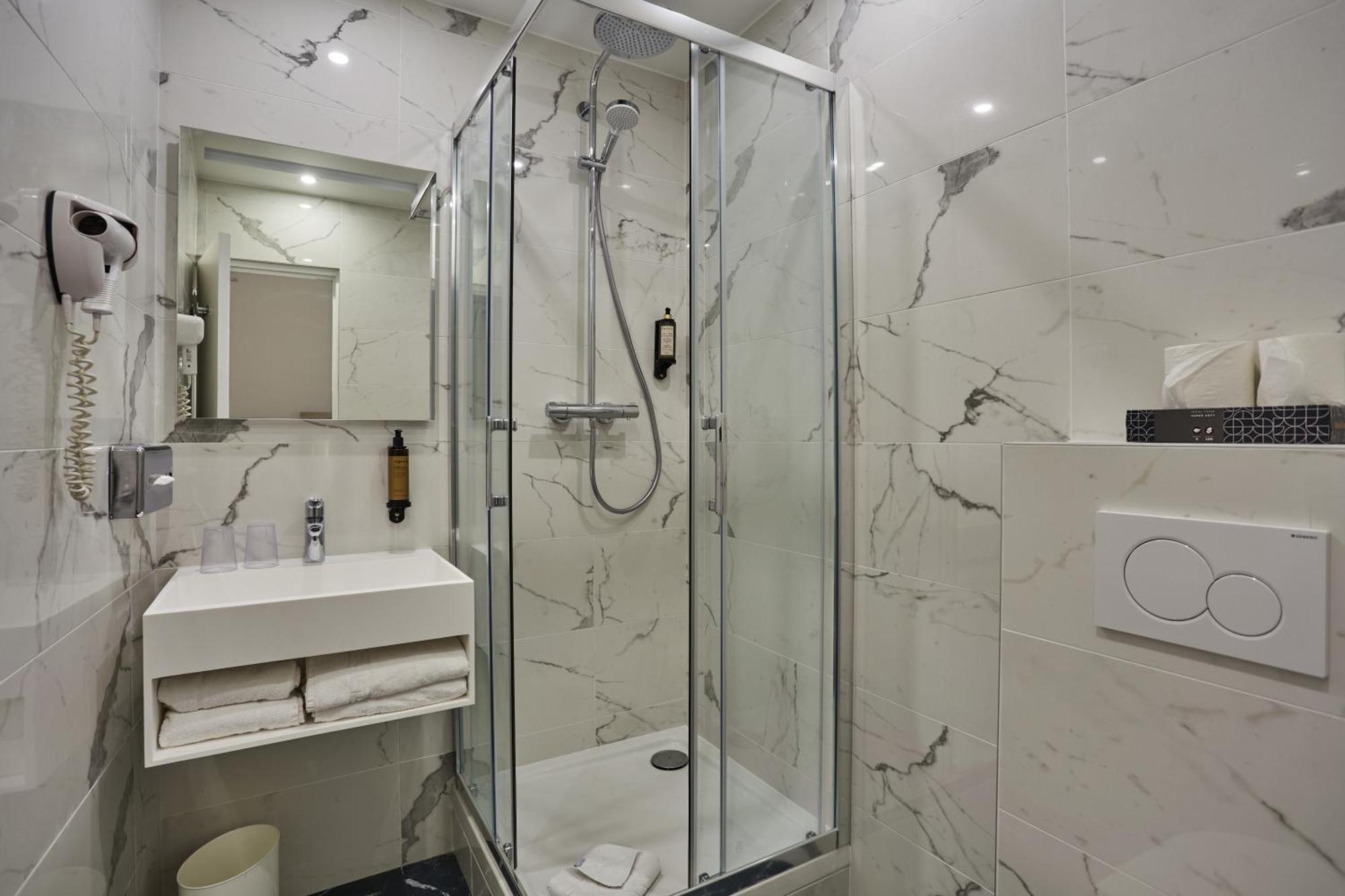 Hotel Lux Picpus Párizs Kültér fotó